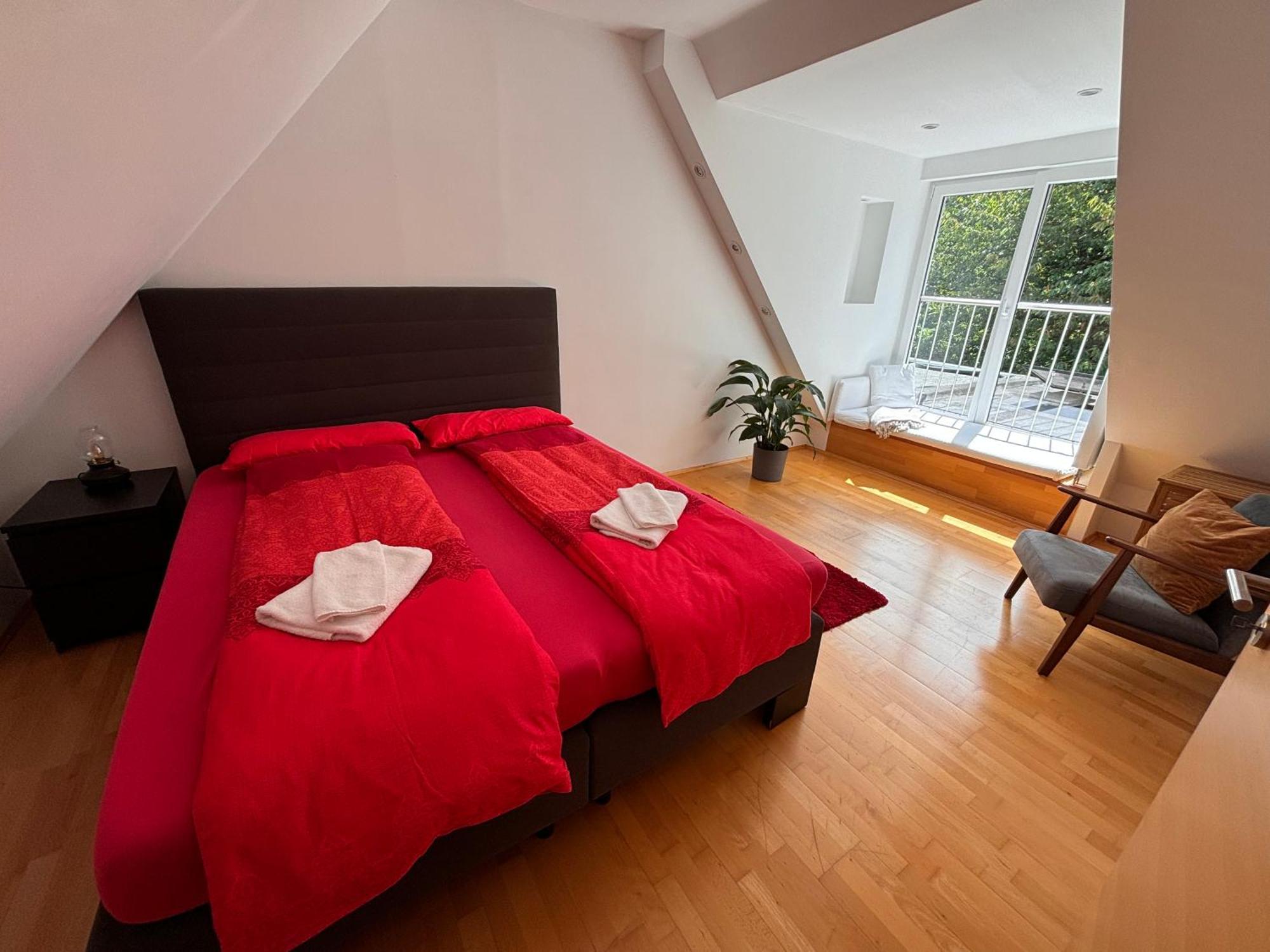 Messe, Uniklinikum, Grugapark - Charmante Wohnung Mit Dachterrasse In Guter Lage Έσσεν Εξωτερικό φωτογραφία